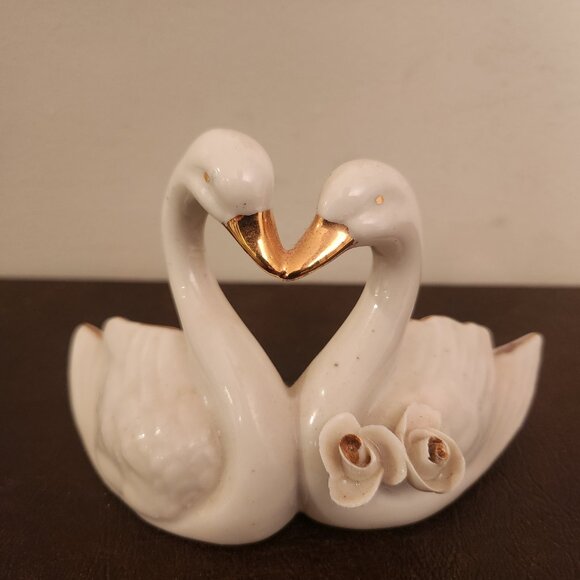 RARE / Vintage Capodimonte Italian Porcelain swan figurine with gold trim.